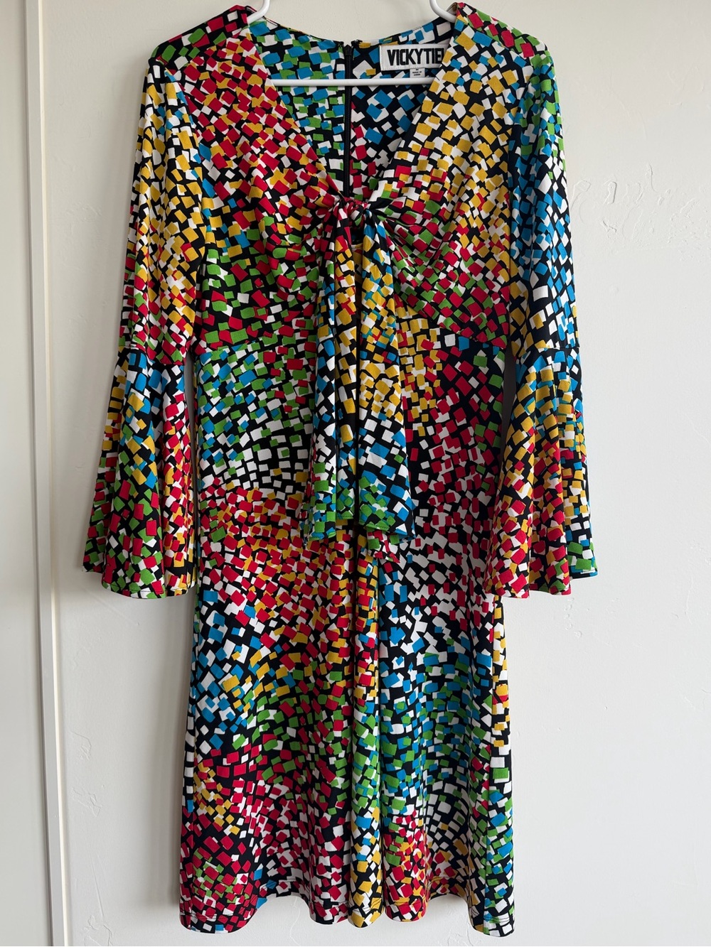 Vicky Tiel M Multicolor Abstract Bell Sleeve Twist Front Dress